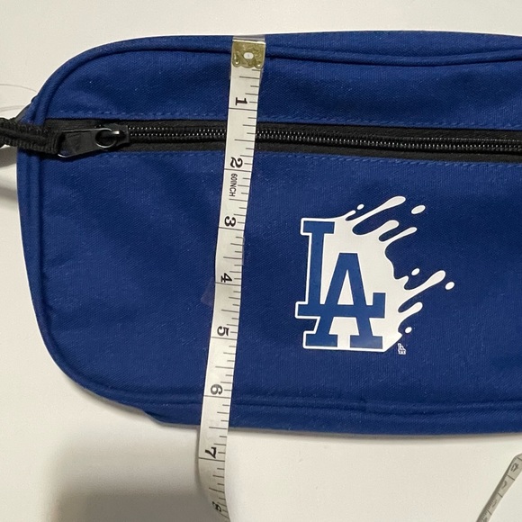 Los Angeles Dodgers Fanny Bag - Picture 10 of 12